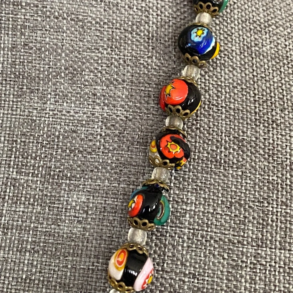 SOLD Incredible set of glass hand created beads with coordinating earrings. - Picture 5 of 8